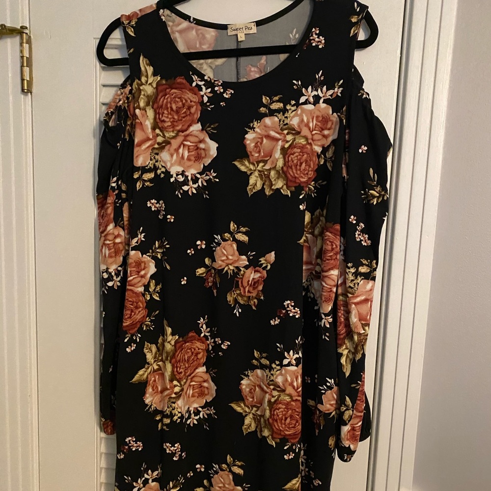 Cold shoulder long sleeve dress